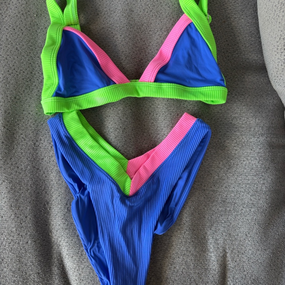 OneOne Bikini Set - Picture 4 of 5